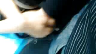 მუქი კანის მქონე გოგ ...